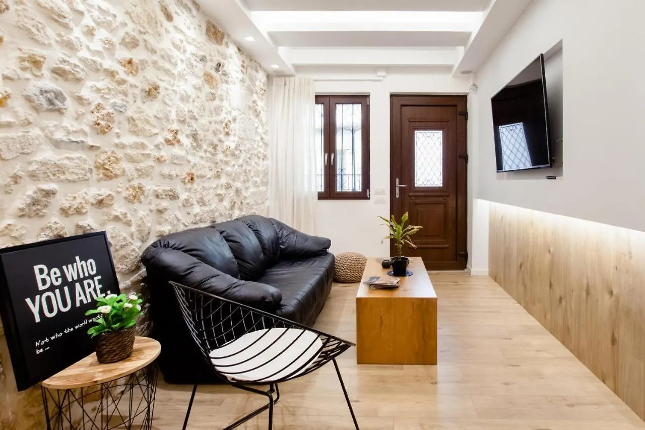 Villa 19Th Century Luxury Maisonette In The Center Heraklion  Greece